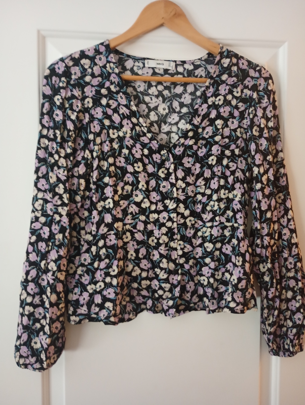 MNG Black Floral V-Neck Long Sleeve Top (4) (S)